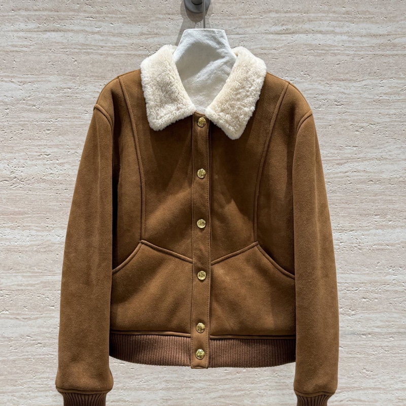 Ce1i*e outwears